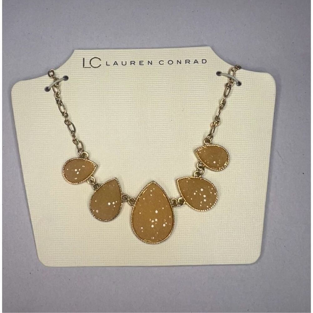 Lauren Conrad Fashion Jewelry Tear Drop‎ Necklace Gold Tone NEW